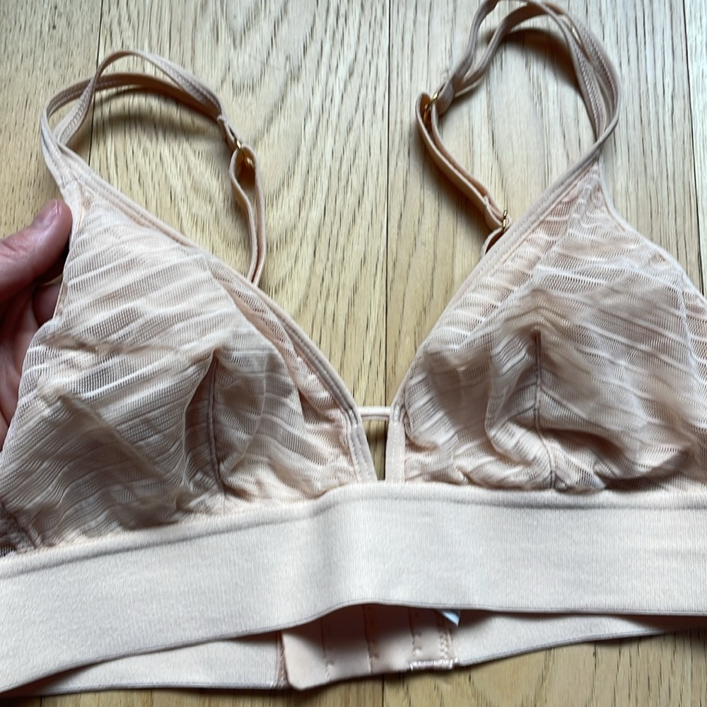 Lively cream wireless bralette, NWOT, Medium